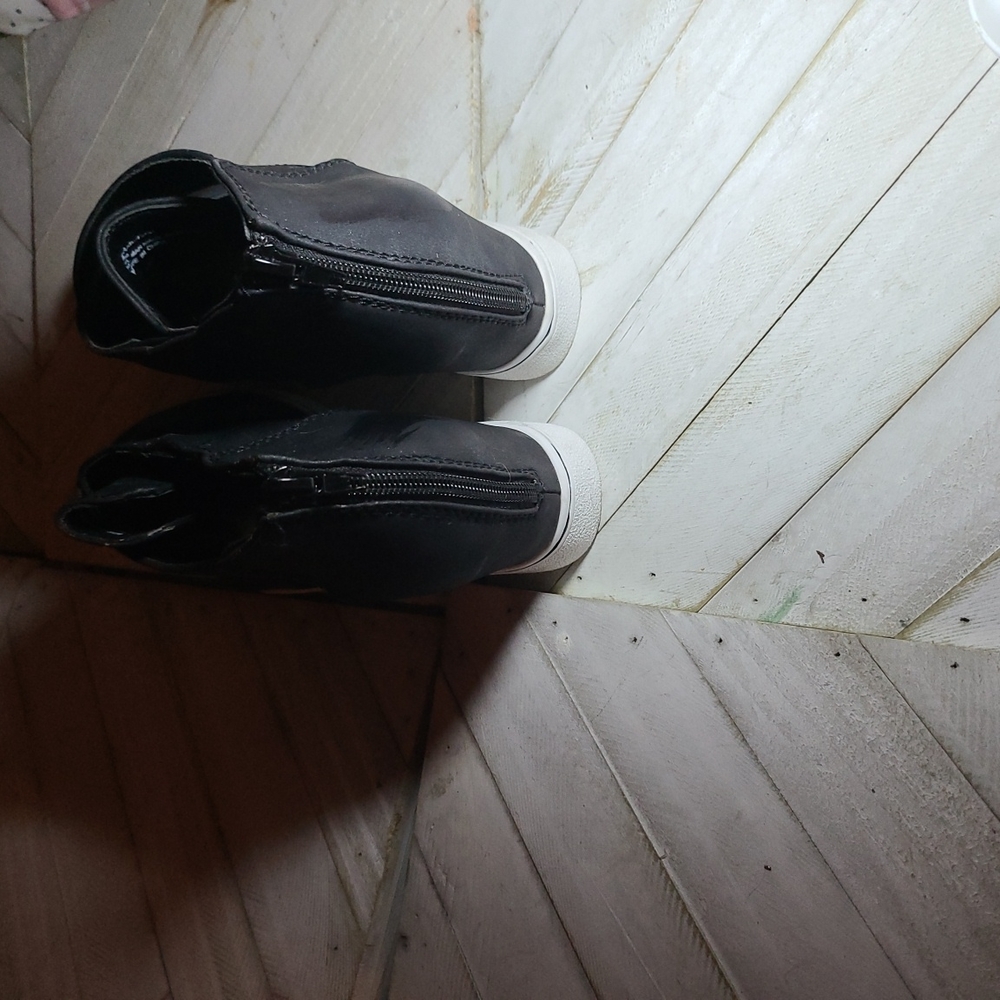 Sugar Size 10 M Black Faux Leather Wedge Sneakers - Picture 5 of 8